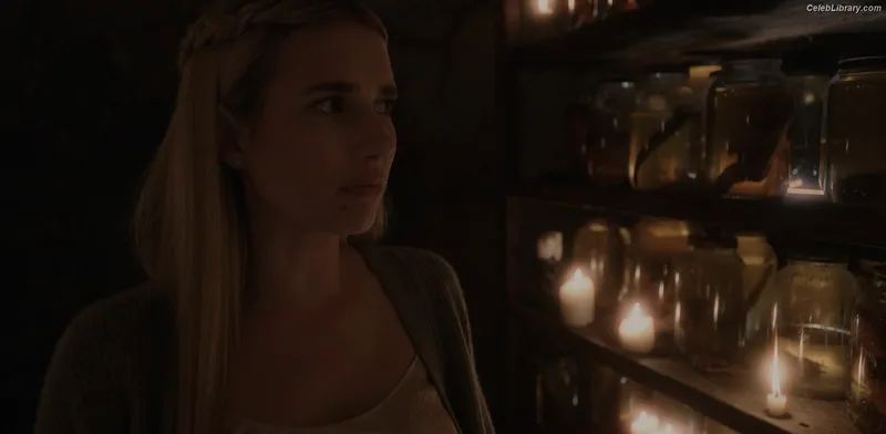 Emma Roberts photo 17 of 1780