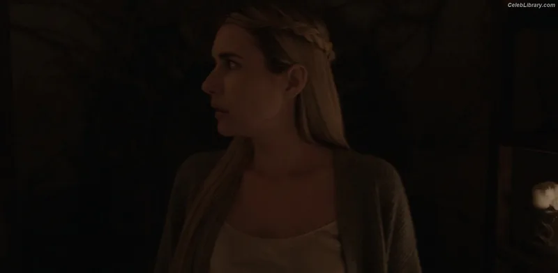 Emma Roberts photo 19 of 1780