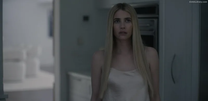 Emma Roberts photo 24 of 1780