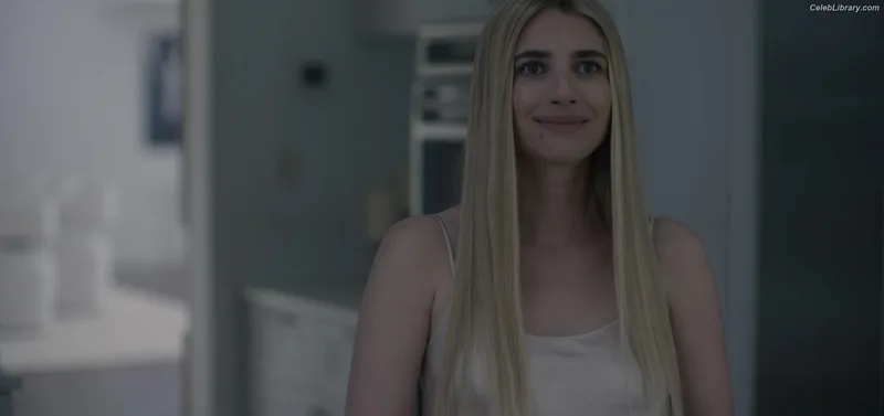 Emma Roberts photo 2 of 1780