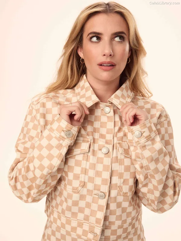 Emma Roberts photo 21 of 1780