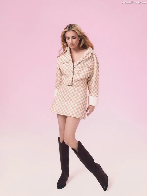 Emma Roberts photo 16 of 1780