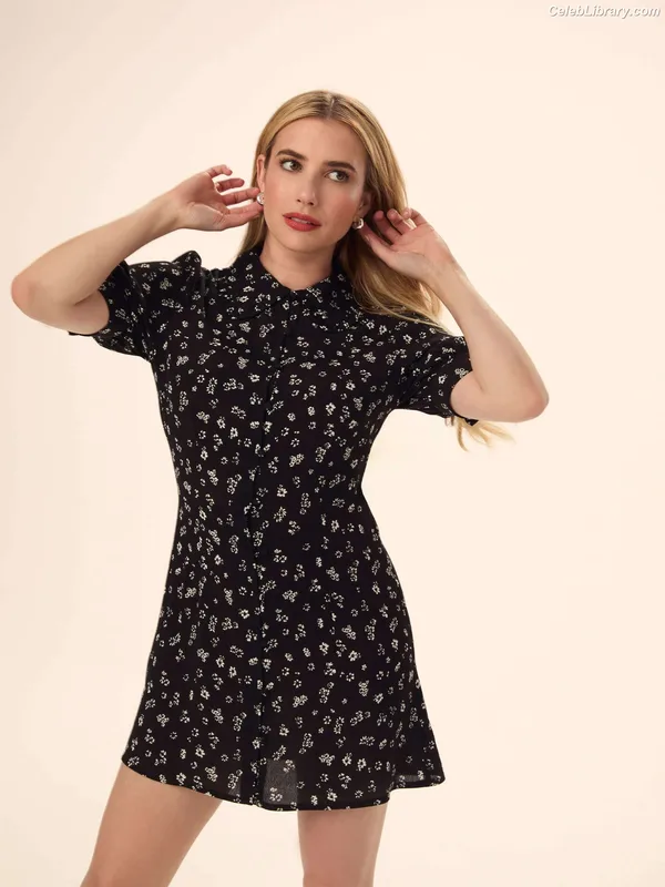 Emma Roberts photo 24 of 1780
