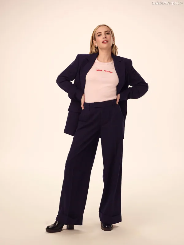Emma Roberts photo 1 of 1780
