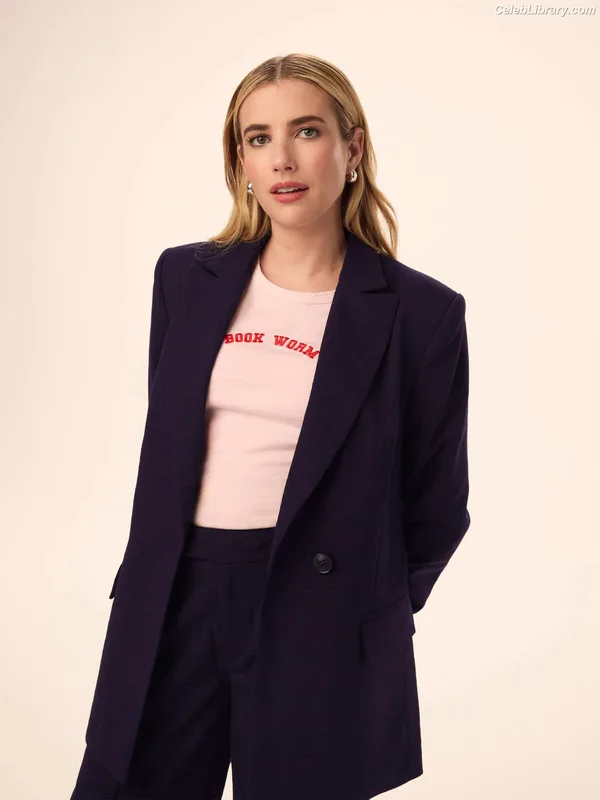 Emma Roberts photo 2 of 1780