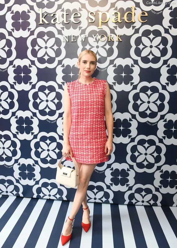 Emma Roberts photo 3 of 1780