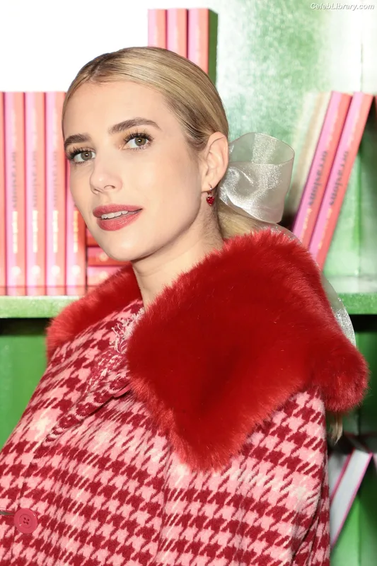 Emma Roberts photo 6 of 1780