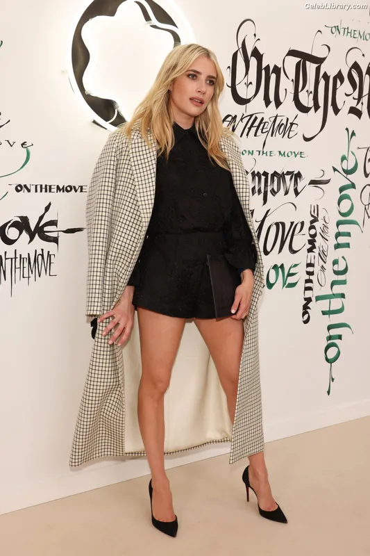 Emma Roberts photo 15 of 1780