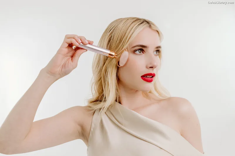 Emma Roberts photo 22 of 1780
