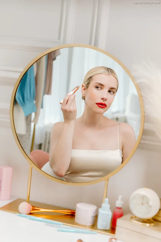 Emma Roberts photo 24 of 1780