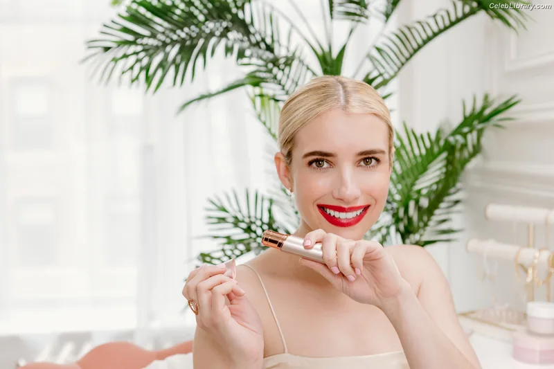 Emma Roberts photo 3 of 1780
