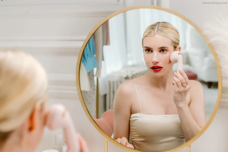 Emma Roberts photo 4 of 1780