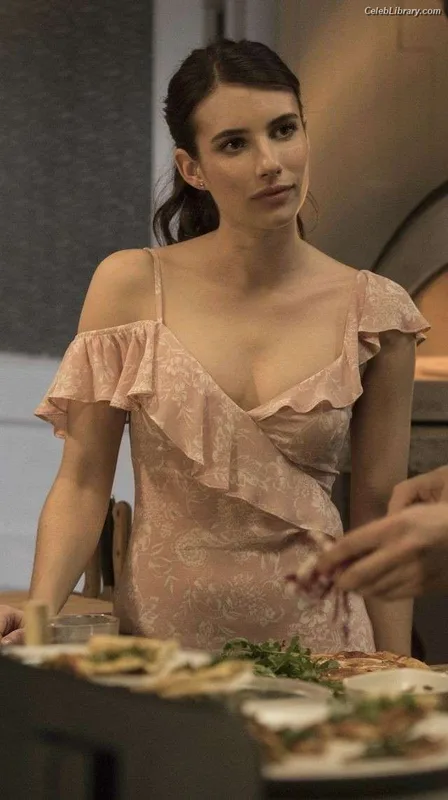 Emma Roberts photo 8 of 1780