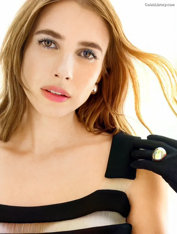 Emma Roberts photo 22 of 1780