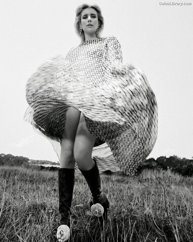 Emma Roberts photo 18 of 1780