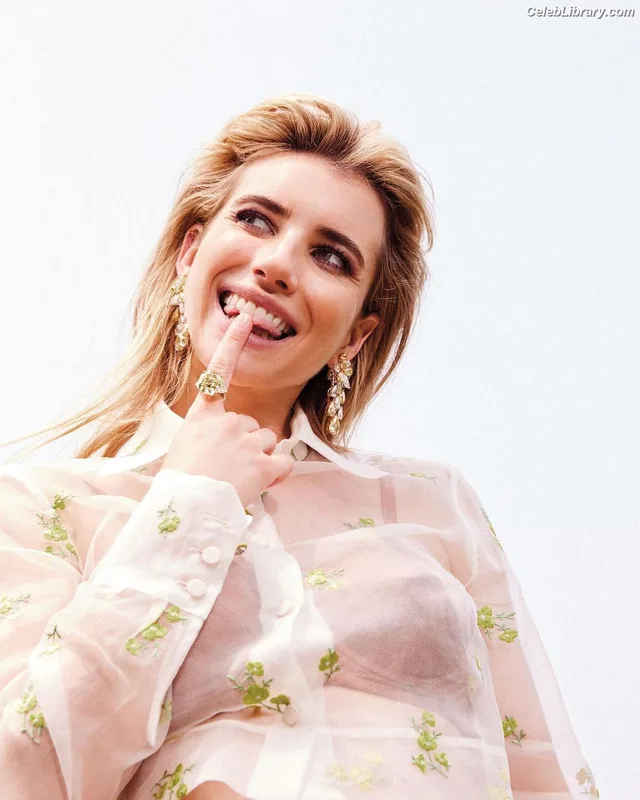 Emma Roberts photo 23 of 1780