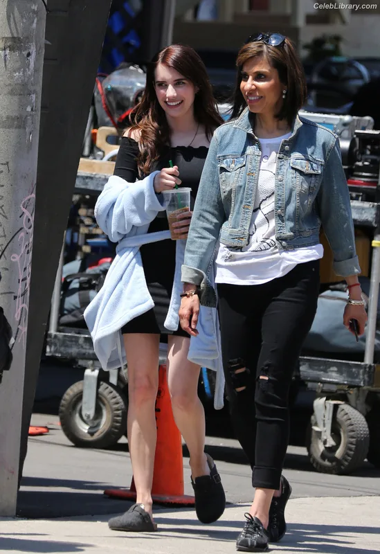 Emma Roberts photo 14 of 1780