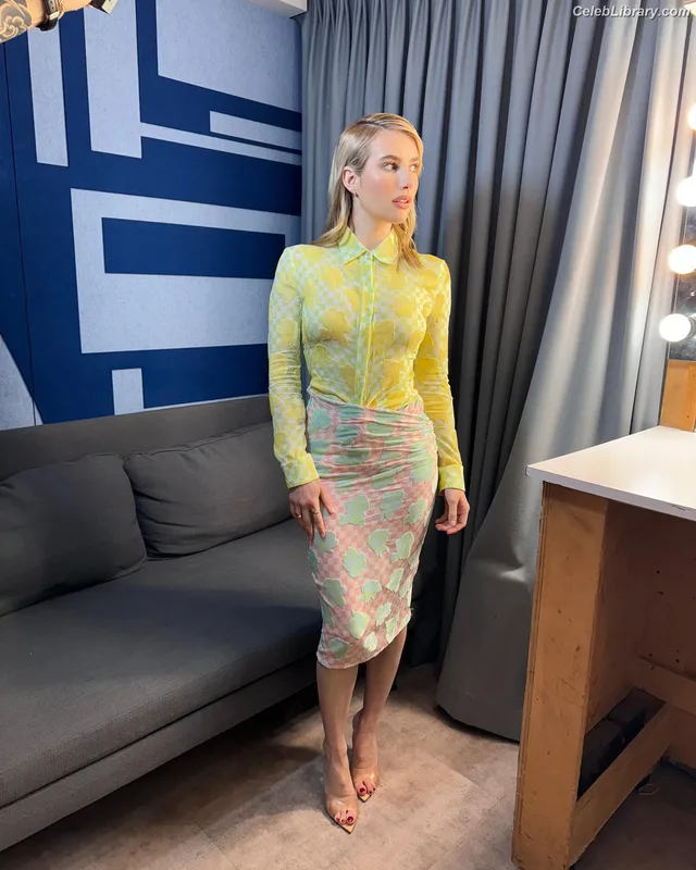Emma Roberts photo 2 of 1780