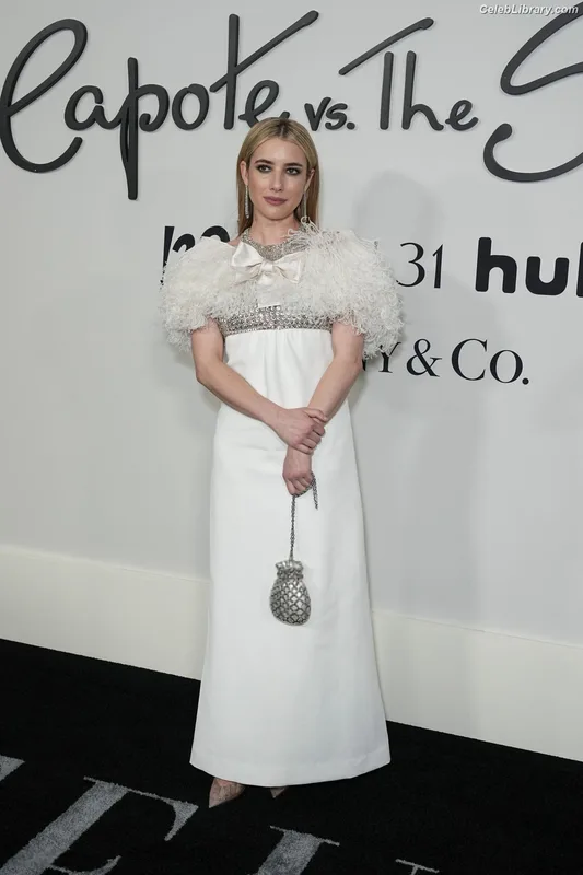 Emma Roberts photo 9 of 1780