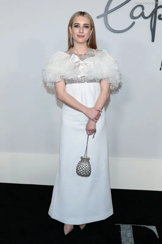 Emma Roberts photo 14 of 1780