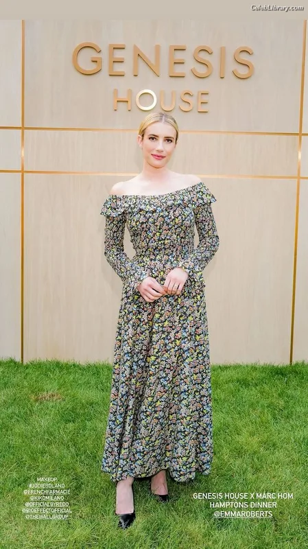 Emma Roberts photo 11 of 1780