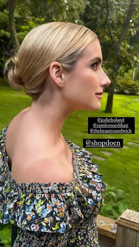 Emma Roberts photo 12 of 1780