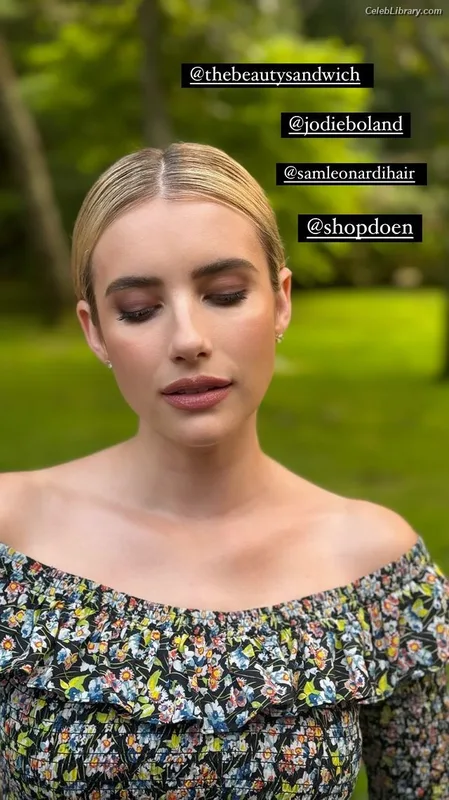 Emma Roberts photo 17 of 1780