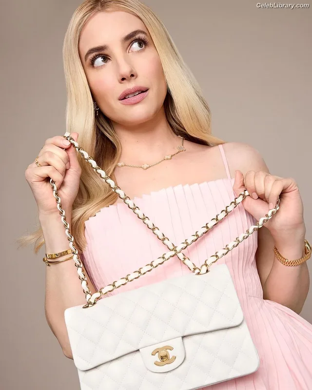 Emma Roberts photo 24 of 1780
