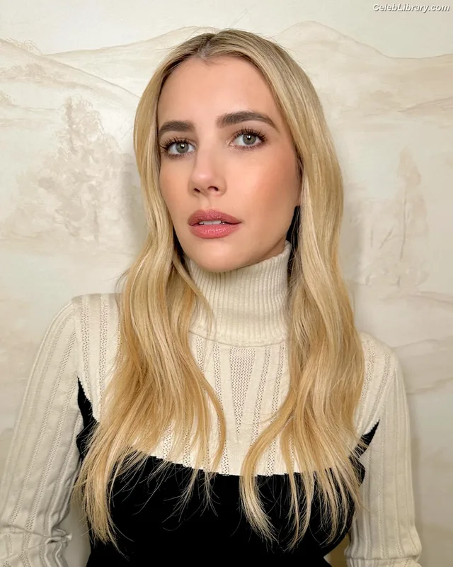Emma Roberts photo 8 of 1780