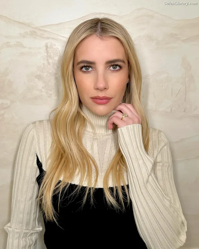 Emma Roberts photo 9 of 1780