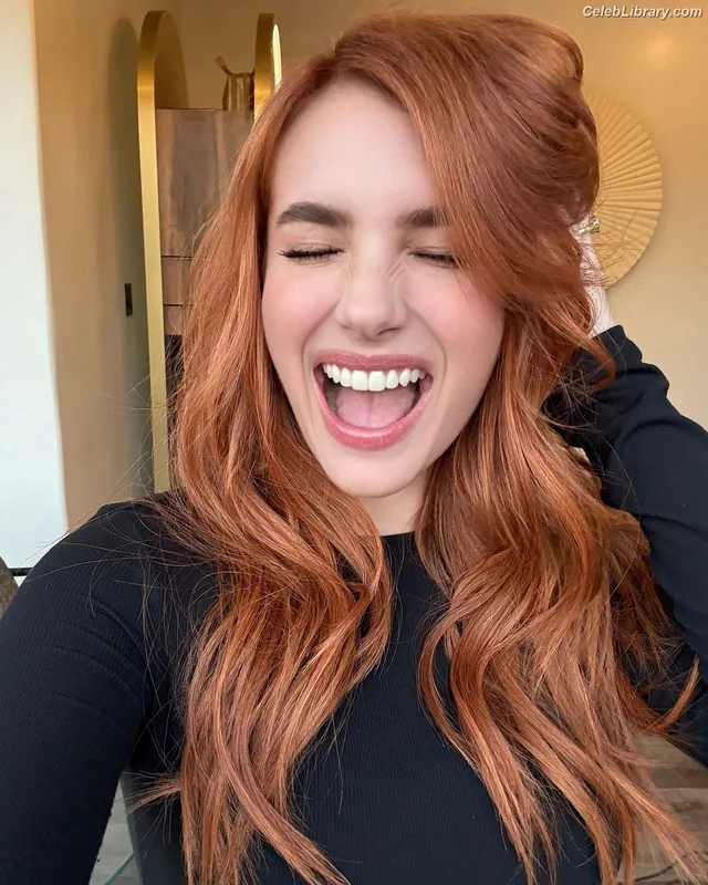 Emma Roberts photo 12 of 1780