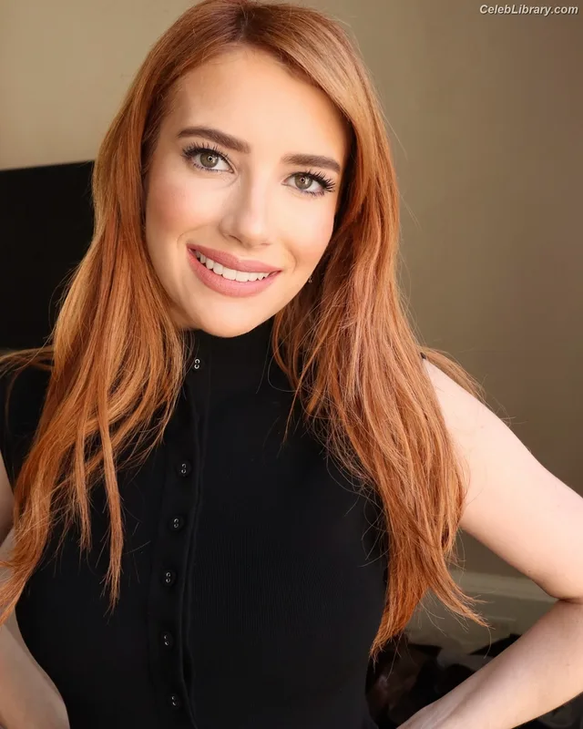 Emma Roberts photo 18 of 1780