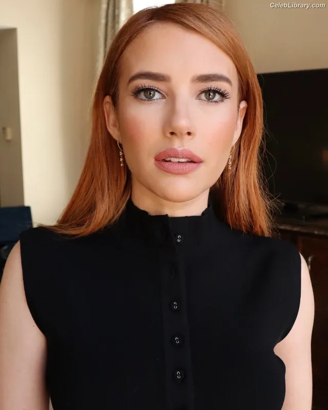 Emma Roberts photo 19 of 1780