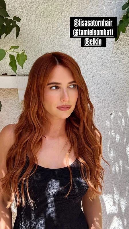 Emma Roberts photo 5 of 1780