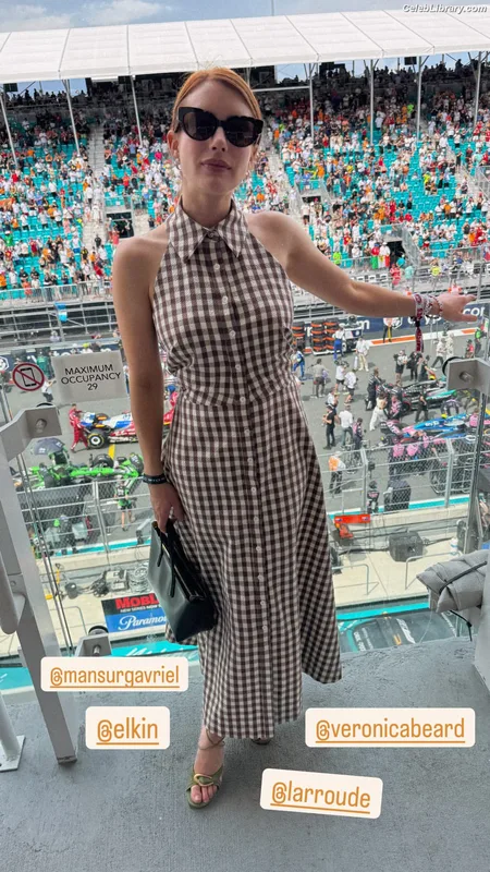 Emma Roberts photo 12 of 1780