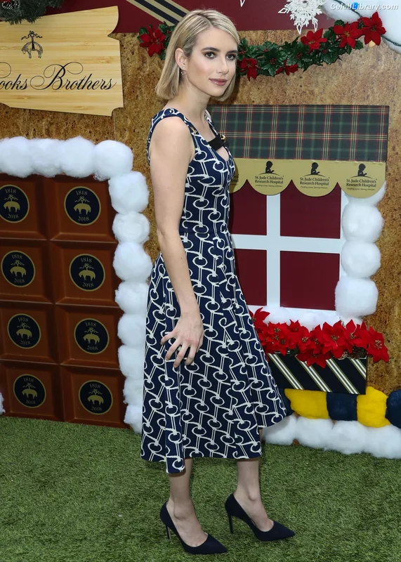 Emma Roberts photo 14 of 1780