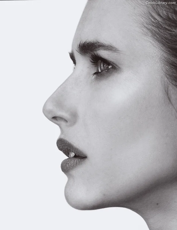 Emma Roberts photo 14 of 1780