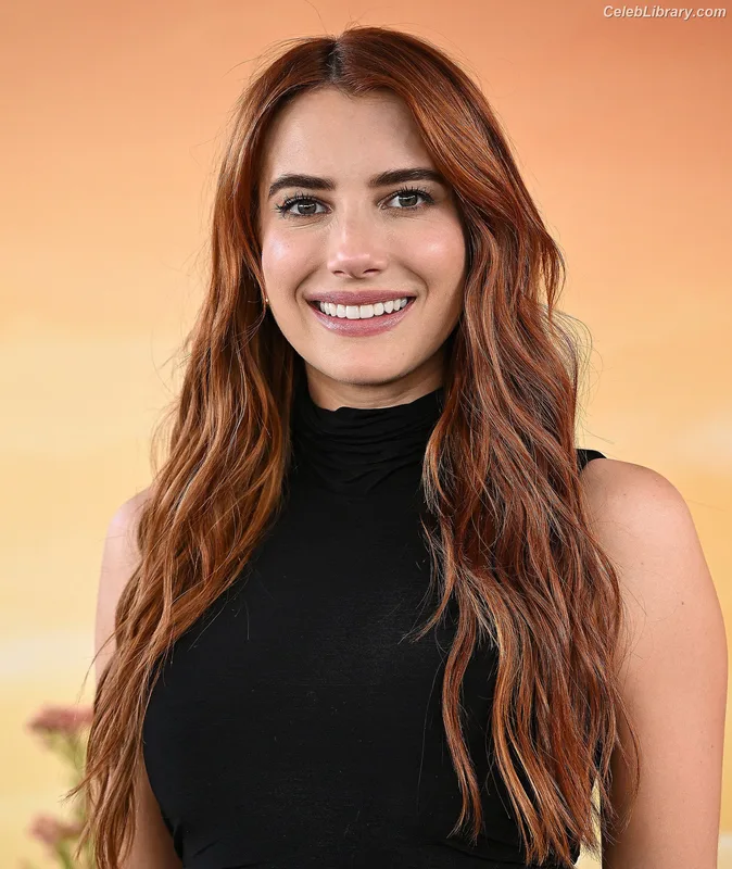 Emma Roberts photo 1 of 1780