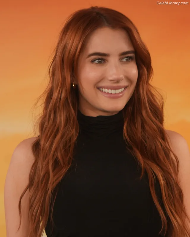 Emma Roberts photo 5 of 1780