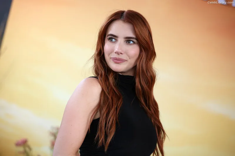 Emma Roberts photo 6 of 1780