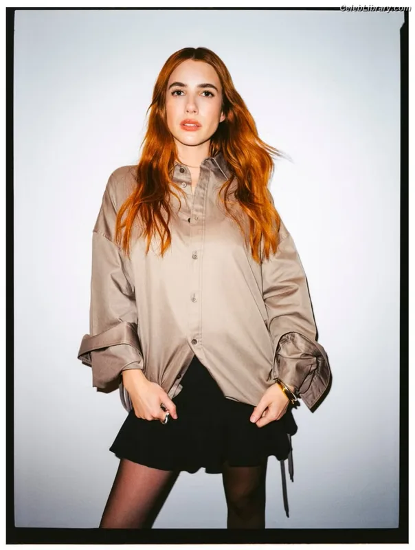 Emma Roberts photo 12 of 1780