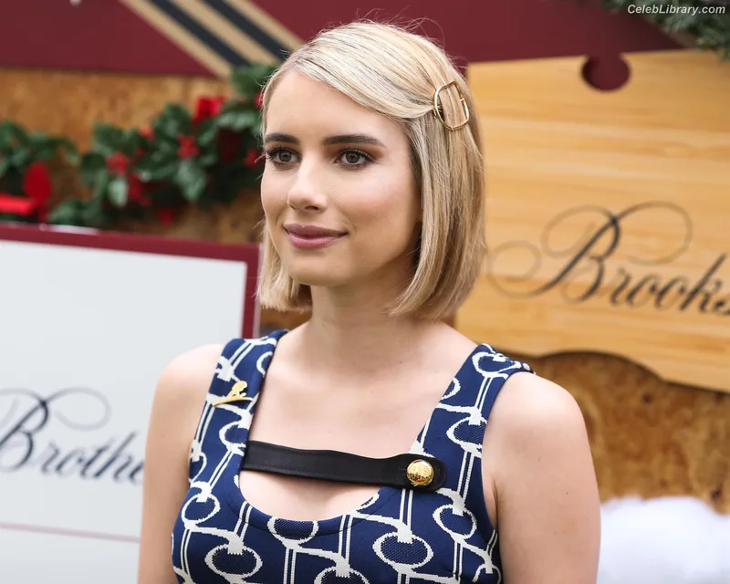 Emma Roberts photo 22 of 1780