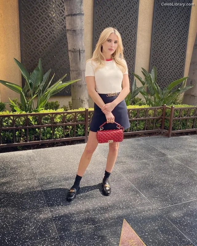 Emma Roberts photo 9 of 1780