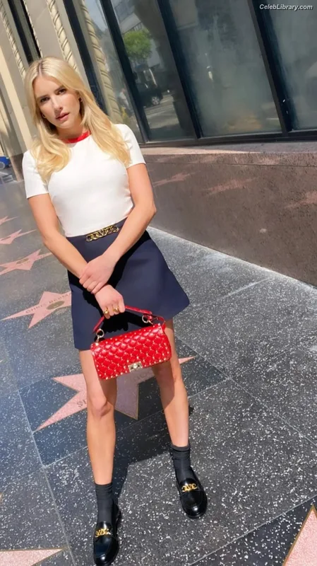 Emma Roberts photo 11 of 1780