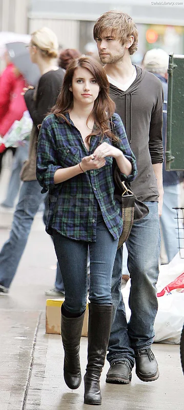 Emma Roberts photo 13 of 1780