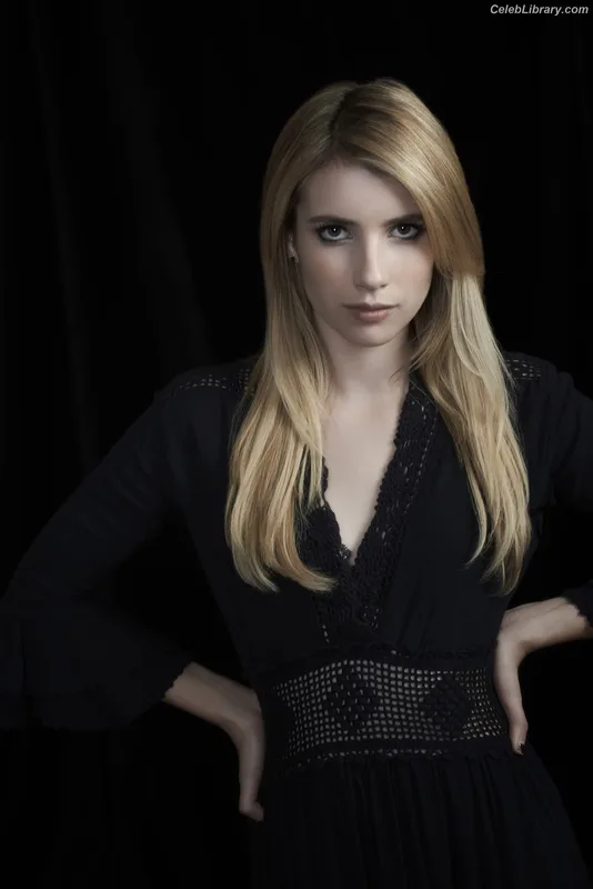 Emma Roberts photo 4 of 1780