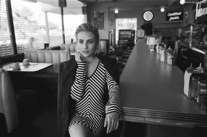 Emma Roberts photo 8 of 1780