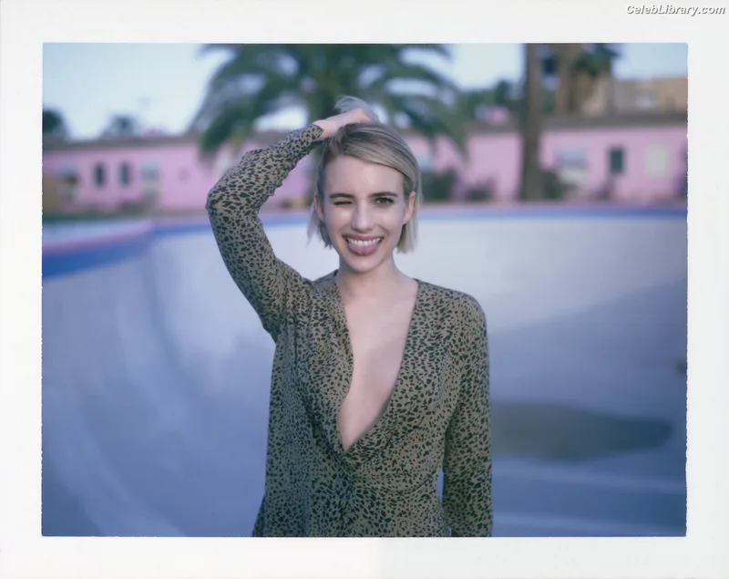 Emma Roberts photo 9 of 1780