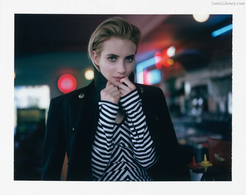 Emma Roberts photo 10 of 1780
