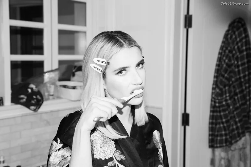 Emma Roberts photo 13 of 1780